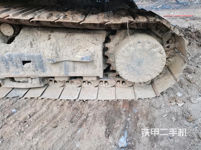 右驅(qū)動輪（行走機(jī)構(gòu)）