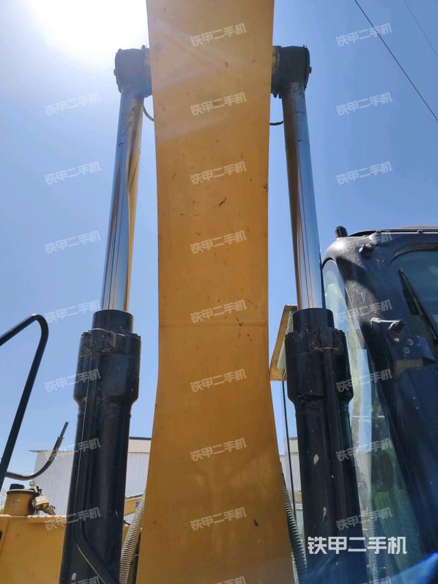 大臂油缸整體?豎拍(工作和回轉(zhuǎn)裝置) 大臂油缸整體?豎拍(工作和回轉(zhuǎn)裝置)