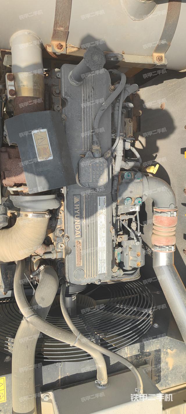 發(fā)動機整體俯視(整機外觀) 發(fā)動機整體俯視(整機外觀)