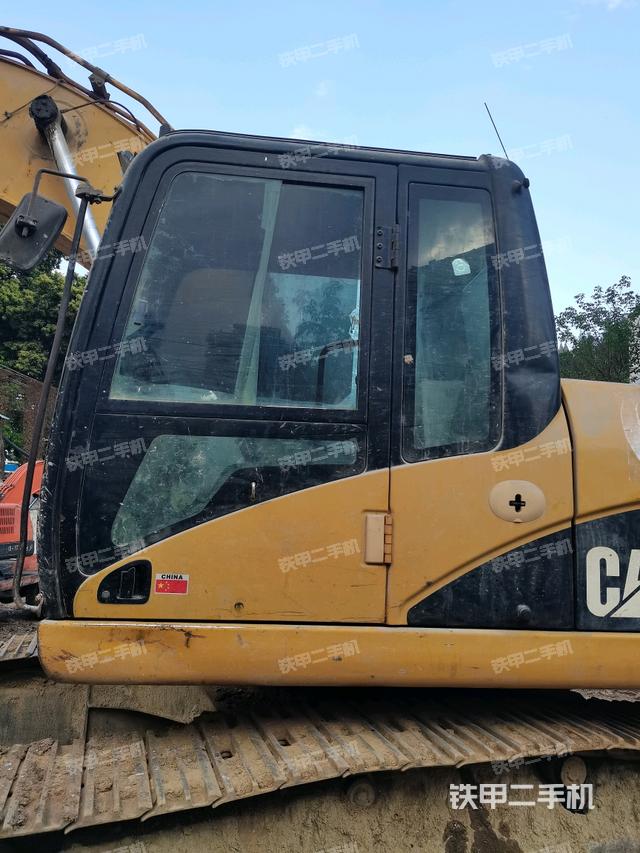 駕駛室正側(cè)（駕駛室部分）