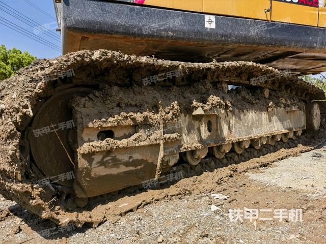 右側(cè)履帶整體(行走機(jī)構(gòu)) 右側(cè)履帶整體(行走機(jī)構(gòu))