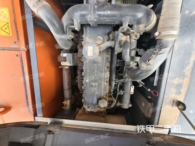 發(fā)動機整體俯視(整機外觀) 發(fā)動機整體俯視(整機外觀)