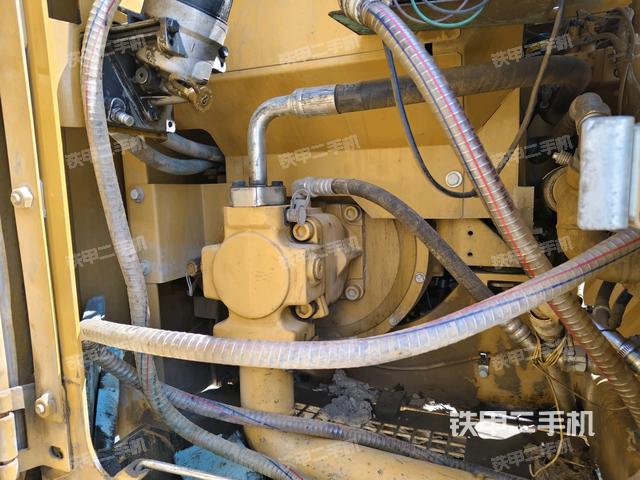 液壓泵斜45?左(大件艙室) 液壓泵斜45?左(大件艙室)