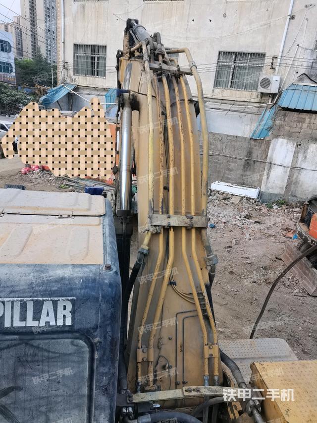 大臂背部俯視（工作和回轉(zhuǎn)裝置）