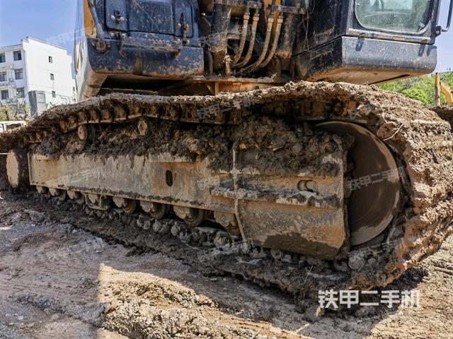 左側(cè)履帶整體?(行走機(jī)構(gòu)) 左側(cè)履帶整體?(行走機(jī)構(gòu))