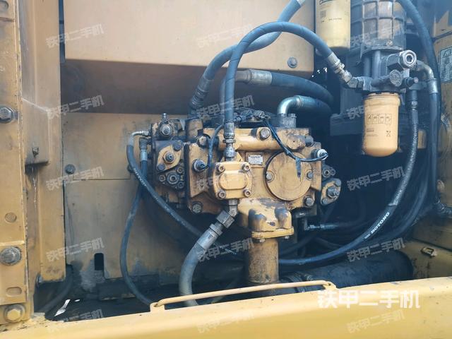 液壓泵斜45?右（大件艙室）