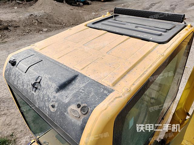 駕駛室頂部(整機外觀) 駕駛室頂部(整機外觀)