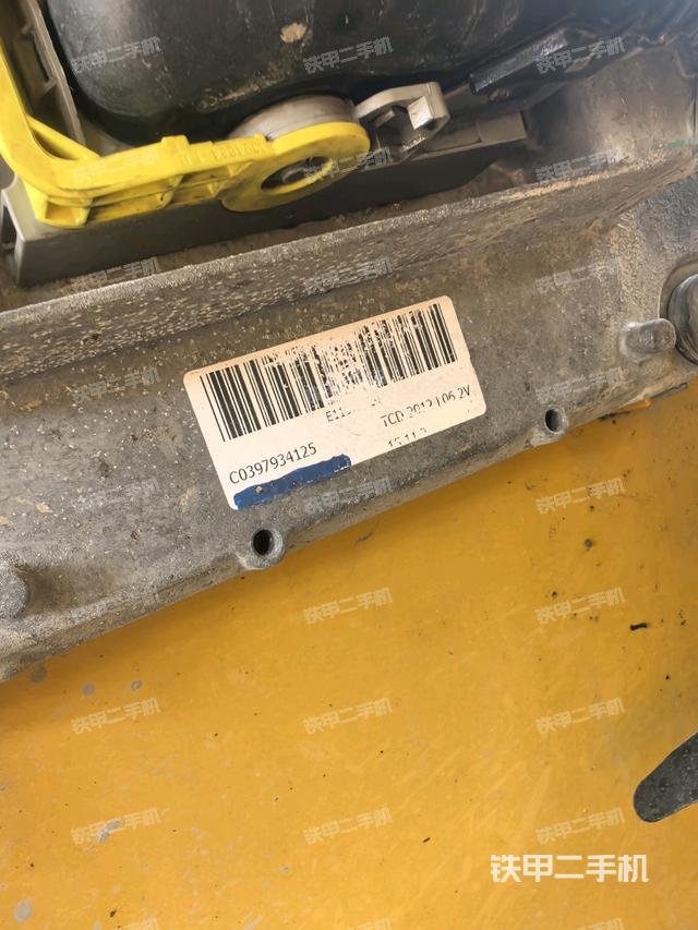 左后方玻璃角標（駕駛室部分）