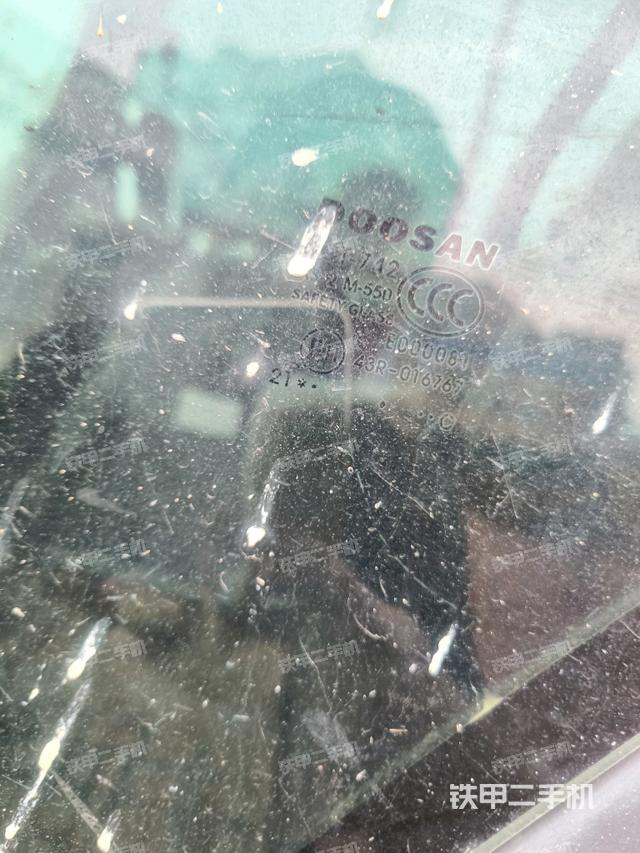 ?駕駛室正側(cè)(駕駛室部分) ?駕駛室正側(cè)(駕駛室部分)