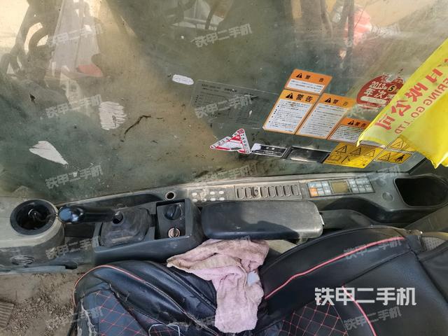 座椅右側(cè)控制臺/鑰匙門/油門/含右手柄（駕駛室部分）