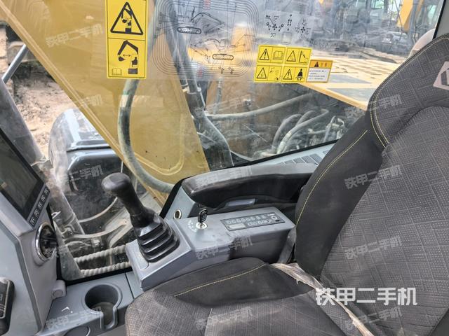 后窗玻璃角標(biāo)（駕駛室部分）