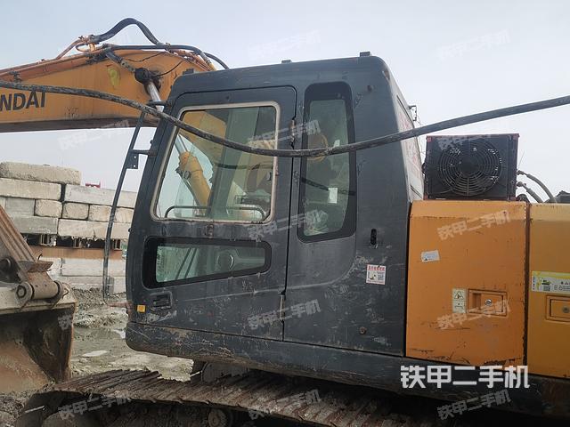 駕駛室整體(整機外觀) 駕駛室整體(整機外觀)