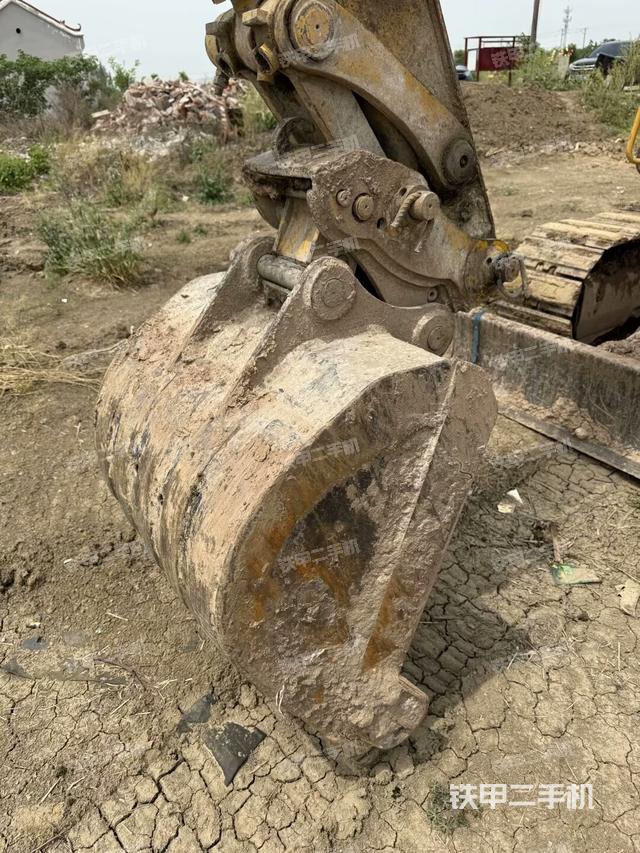 鏟斗右后整體（工作和回轉(zhuǎn)裝置）