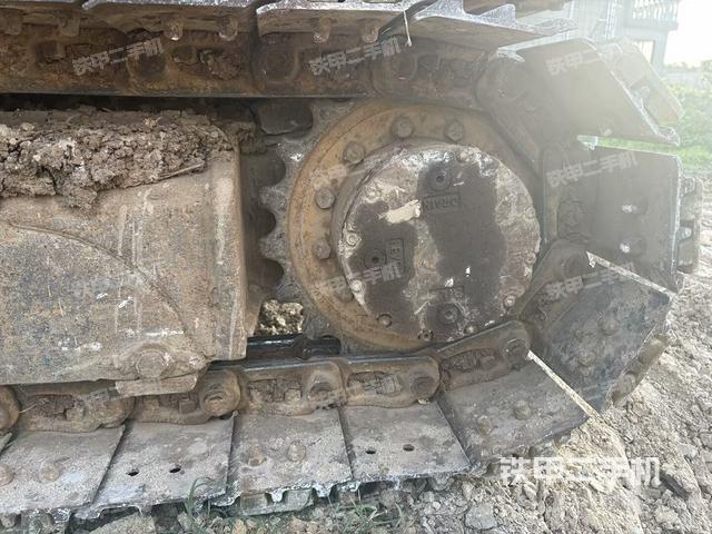 左側(cè)履帶整體?(行走機(jī)構(gòu)) 左側(cè)履帶整體?(行走機(jī)構(gòu))