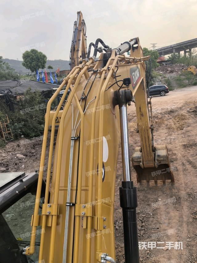 大臂背部俯視（工作和回轉(zhuǎn)裝置）