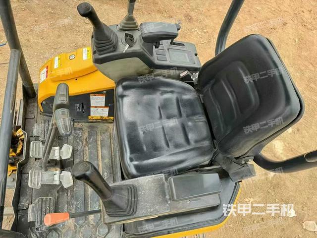 驾驶室整体（整机外观）