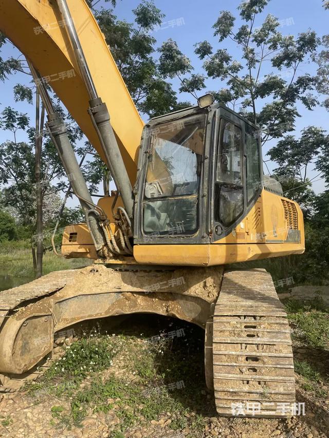 右前45(整機(jī)外觀) 右前45(整機(jī)外觀)