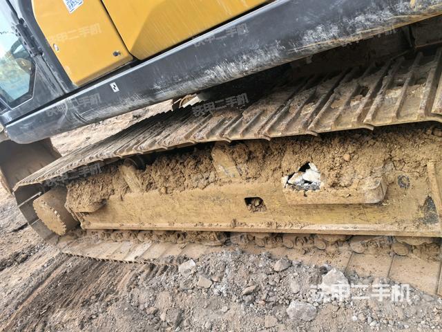 右驅(qū)動輪（行走機構(gòu)）