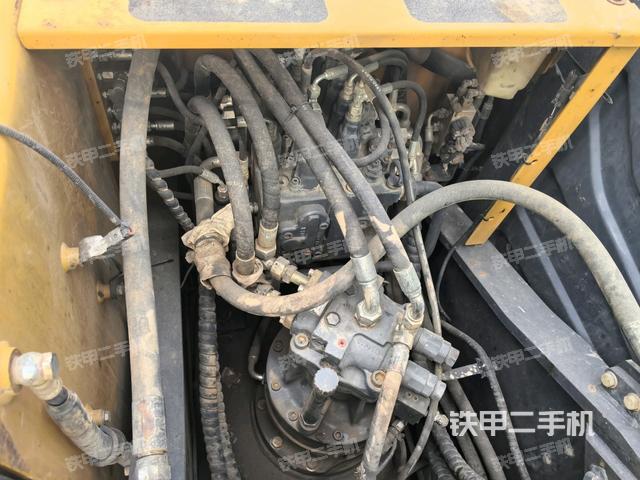 駕駛室頂部俯視（上車部件）