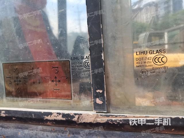 左后方玻璃角標(biāo)(駕駛室部分) 左后方玻璃角標(biāo)(駕駛室部分)