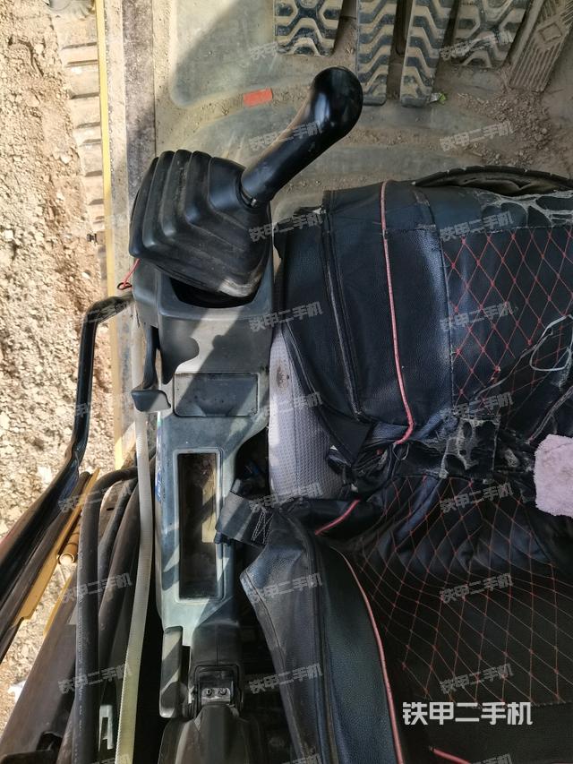 座椅左側(cè)控制臺/音響/含左手柄（駕駛室部分）