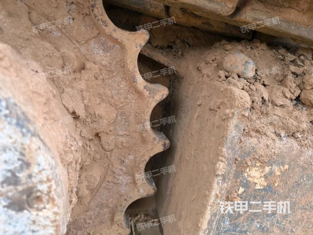 右側(cè)履帶整體?(行走機(jī)構(gòu)) 右側(cè)履帶整體?(行走機(jī)構(gòu))