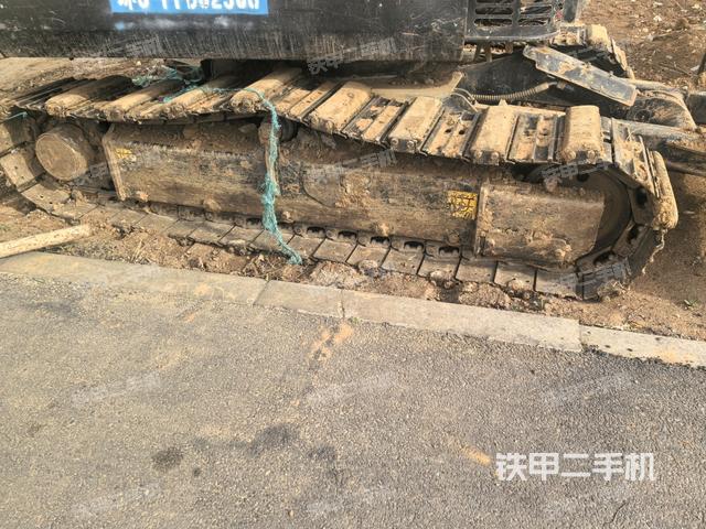 單側(cè)履帶整體(整機(jī)外觀) 單側(cè)履帶整體(整機(jī)外觀)