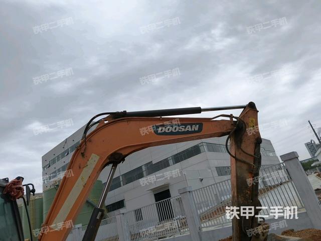 鏟斗45度(工作和回轉(zhuǎn)裝置) 鏟斗45度(工作和回轉(zhuǎn)裝置)