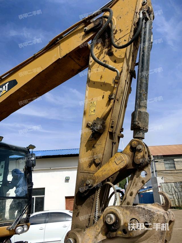 小臂整體右前（工作和回轉(zhuǎn)裝置）