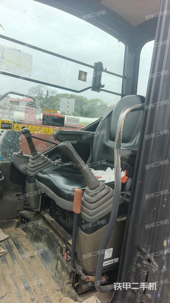 座椅后部(駕駛室部分) 座椅后部(駕駛室部分)