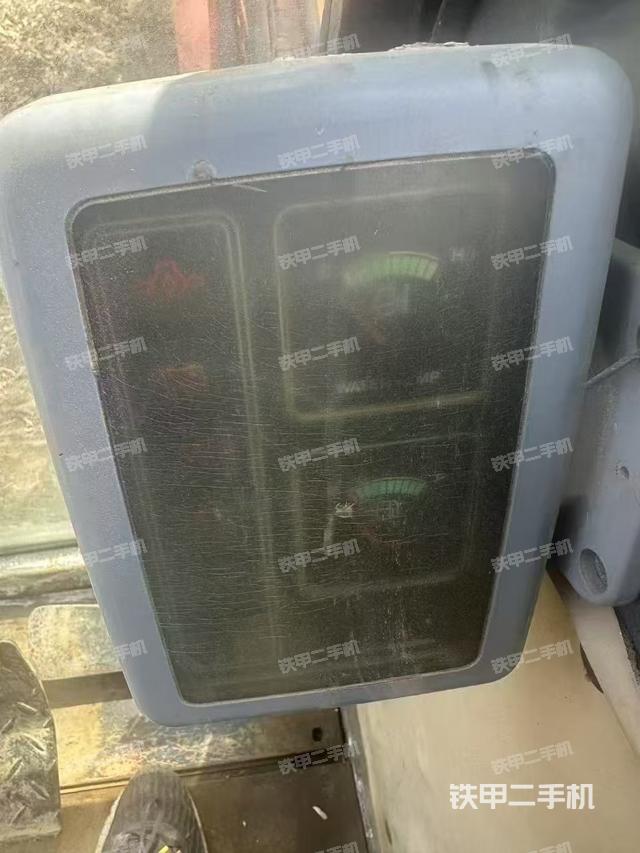 駕駛室整體（整機(jī)外觀）