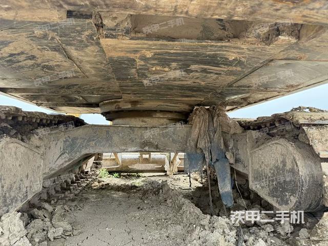 大臂根部?斜（工作和回轉(zhuǎn)裝置）