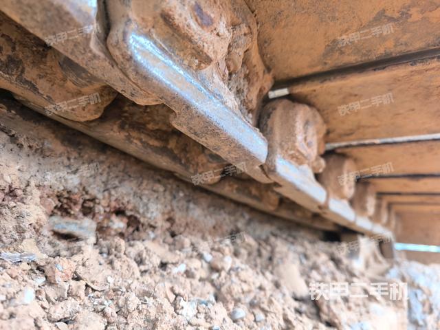 左側(cè)履帶整體?(行走機(jī)構(gòu)) 左側(cè)履帶整體?(行走機(jī)構(gòu))