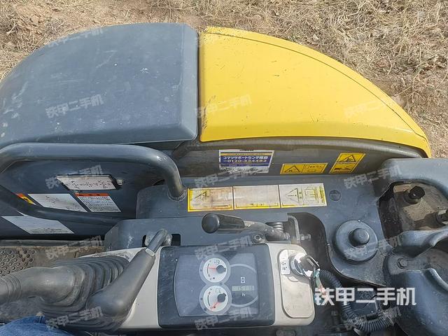 回轉(zhuǎn)馬達和主控閥（整機外觀）