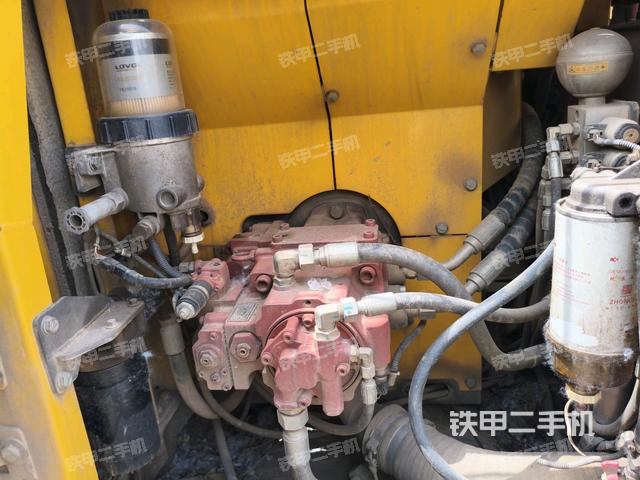 液壓泵斜45?左(大件艙室) 液壓泵斜45?左(大件艙室)
