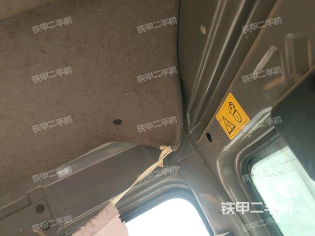 駕駛室左前45度(駕駛室部分) 駕駛室左前45度(駕駛室部分)
