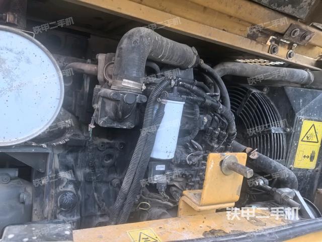 發(fā)動(dòng)機(jī)室（上車部件）