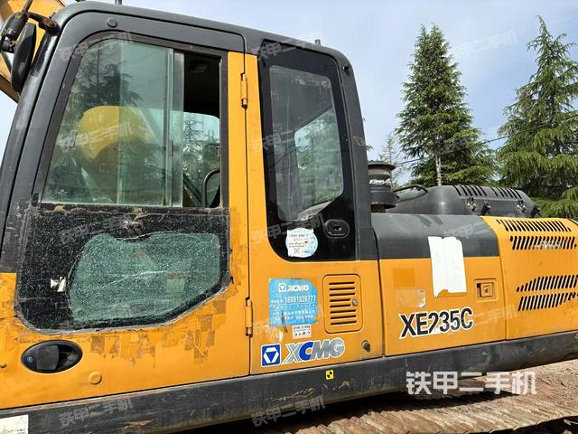 駕駛室整體（整機(jī)外觀）