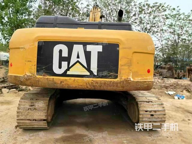 駕駛室頂部（整機外觀）