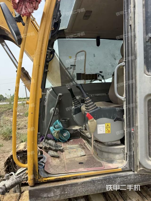 后窗玻璃角標(biāo)（駕駛室部分）