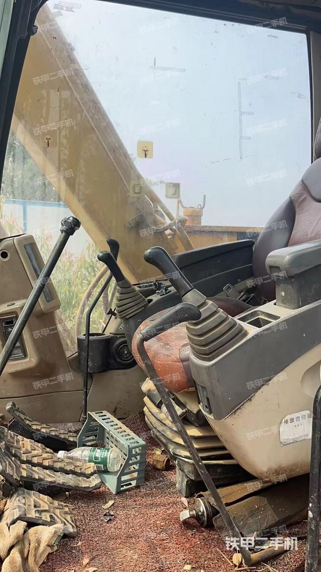 驾驶室整体（整机外观）