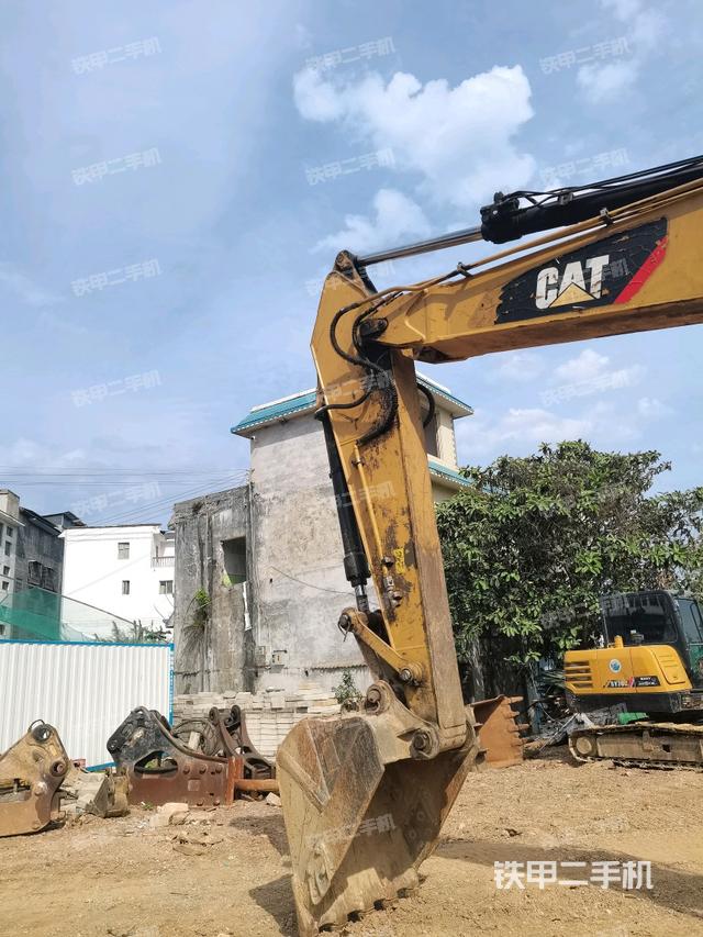 小臂整體左后（工作和回轉(zhuǎn)裝置）