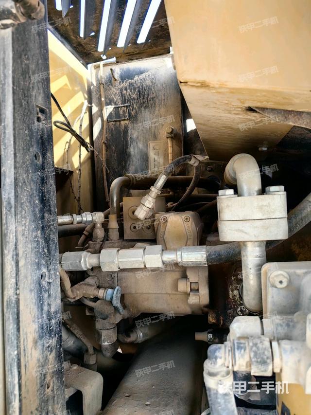 液壓泵斜45?左（大件艙室）