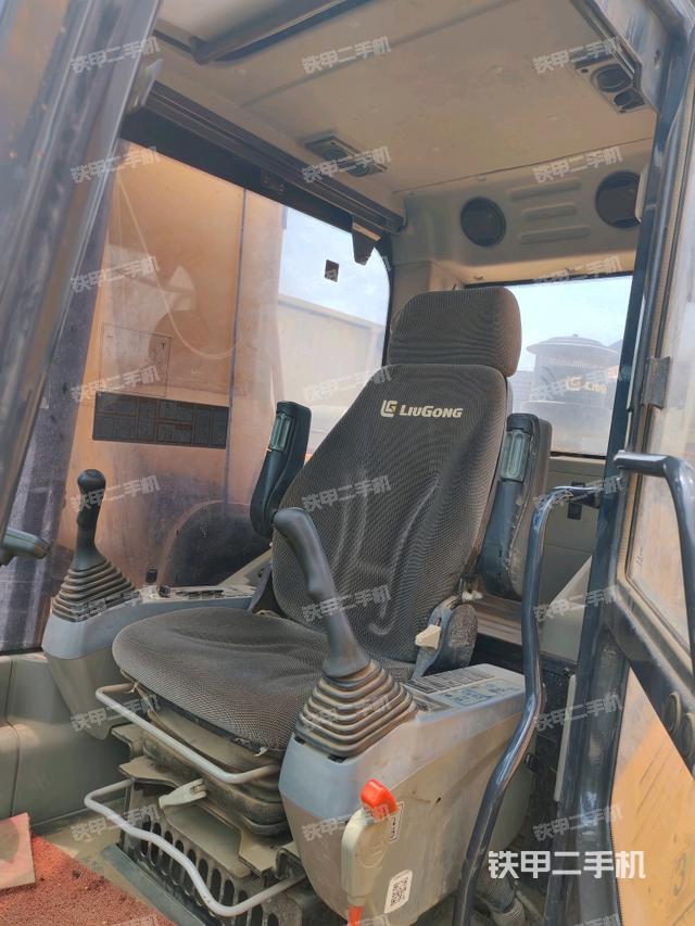 駕駛室整體（整機(jī)外觀）