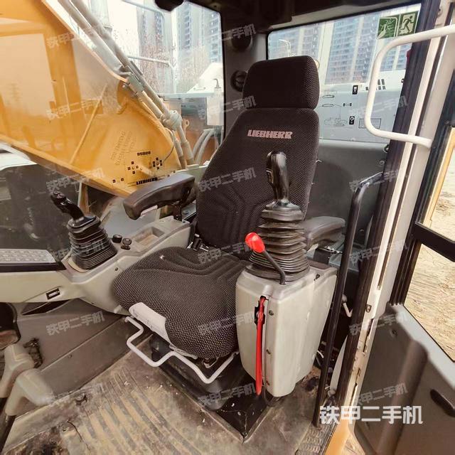 駕駛室整體（整機(jī)外觀）