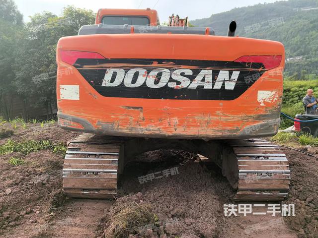 驾驶室整体（整机外观）