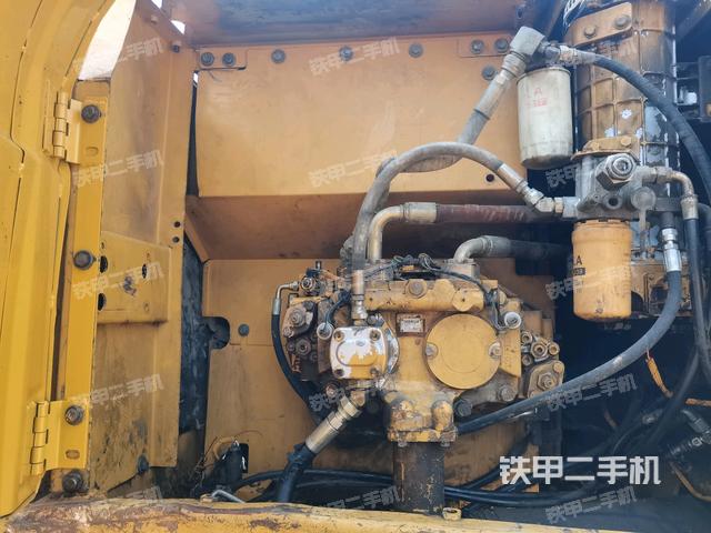 液壓泵斜45?右（大件艙室）