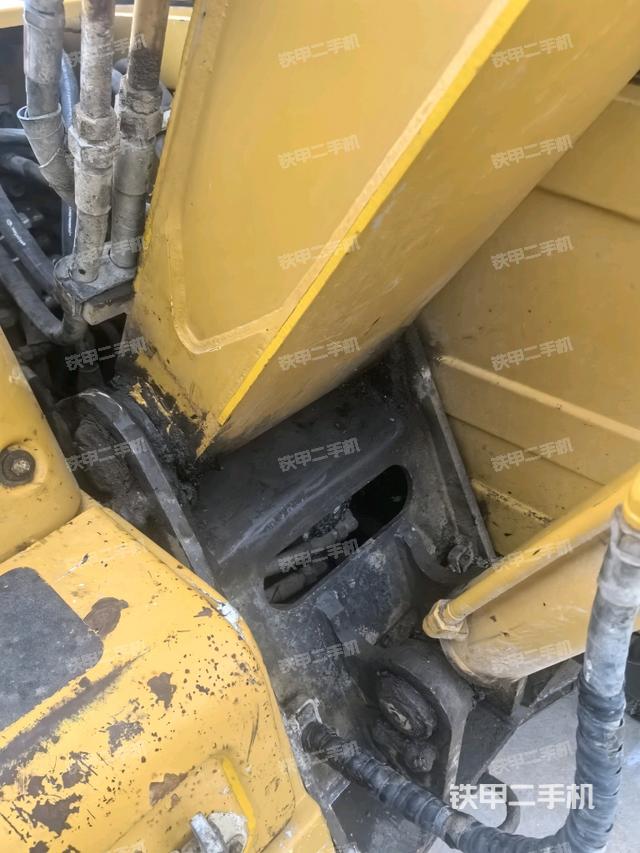 大臂根部?斜（工作和回轉(zhuǎn)裝置）