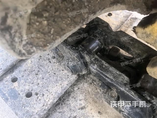 右驅(qū)動(dòng)輪（行走機(jī)構(gòu)）