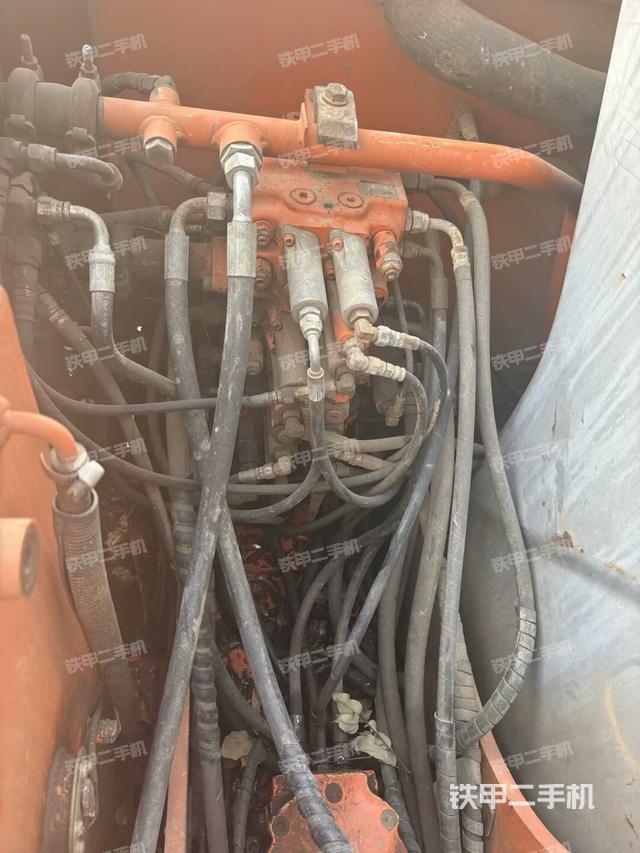 大臂根部?斜(工作和回轉(zhuǎn)裝置) 大臂根部?斜(工作和回轉(zhuǎn)裝置)